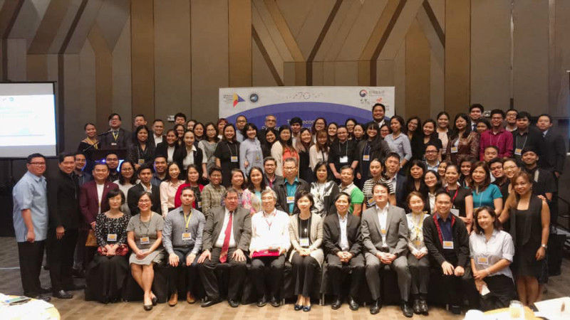 Participants of the second Philippine Koreanist Congress on Aug. 17 pose for a group photo at the Novotel Manila Araneta Center in Quezon City.(DZUP)