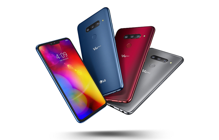 'CES 혁신상(CES Innovation Honoree)' 중 '최고혁신상(Best of Innovations)'을 받은 LG V40 씽큐(THINQ). LG전자