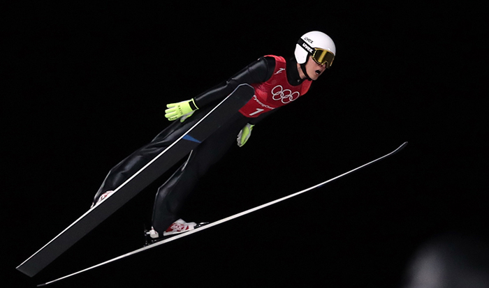 Kim Hyunki flies through the air during the ski jump men’s team qualification events, at the Alpensia Ski Jumping Center in Pyeongchang, Gangwon-do Province, on Feb. 19.