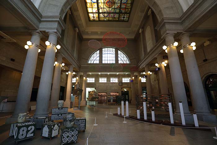 The Central Hall of Culture Station Seoul 284, the old Seoul Station building, is adorned with installation art. (photo: Jeon Han)