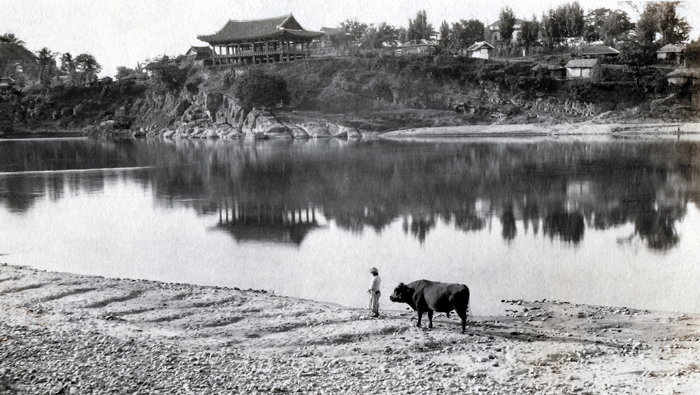 A photograph of Jinju Fortress taken by an Australian missionary. (photo courtesy of the KCC, Australia)