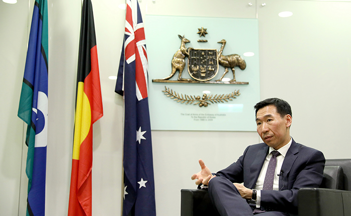 Australian Ambassador to Korea James Choi hopes that the 2018 Inter-Korean Summit can lead to more dialogue between the two Koreas so that it can develop into denuclearization negotiations.