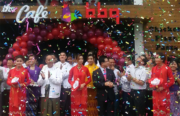 BBQ Chicken opened a new branch in Yangon, Myanmar, last year. The restaurant's range of recipes is being increasingly loved by domestic diners there. (photo: Genesis BBQ)