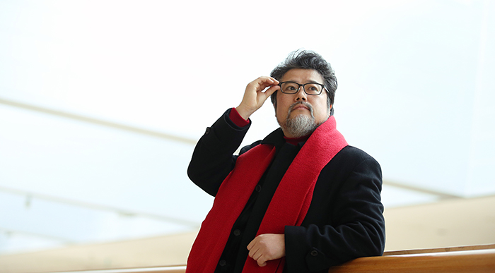 Baritone Kim Seoung-chuel talks about how his life completely changed after he started studying music. He says he never imagined becoming a singer when he was young.