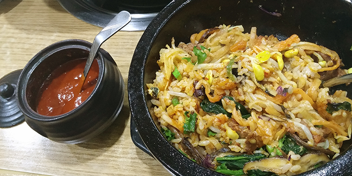 How to Eat the Most Delicious Korean Rice Ever! (Stone-pot Rice) –  Seoulistic