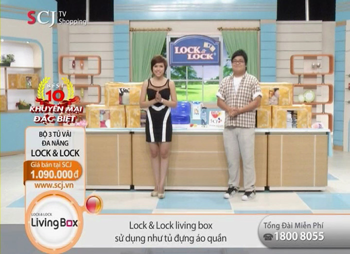Korean home shopping channels meet their Vietnamese customers on TV. The above photo shows SCJTV, a channel that sells many Korean products.