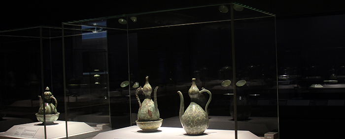  The National Museum of Korea recently reopened its celadon gallery with improved display facilities. (Photo: Yoon Sojung) 