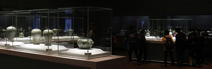 The reopened celadon gallery helps visitors learn more about the history of Goryeo celadon and enjoy its beauty at the same time. (Photo: Yoon Sojung) 