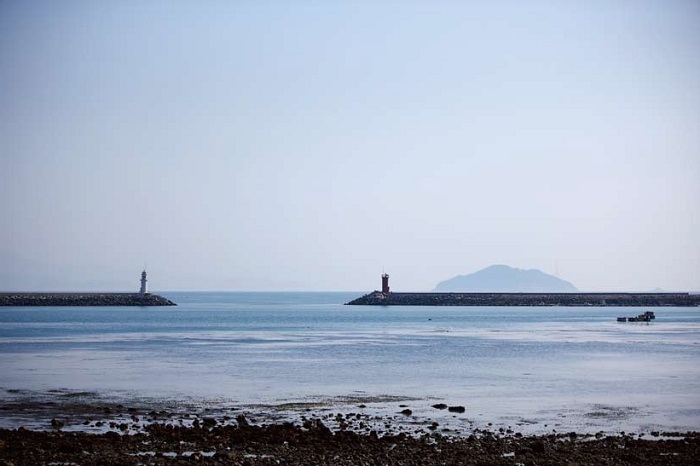 Docheonghang Harbor welcomes visitors to Cheongsando Island.