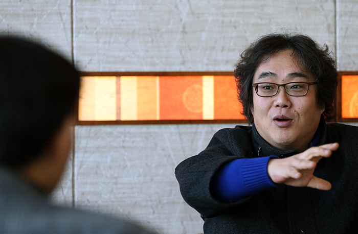 Conductor Lee Young-chil (Photos: Jeon Han)