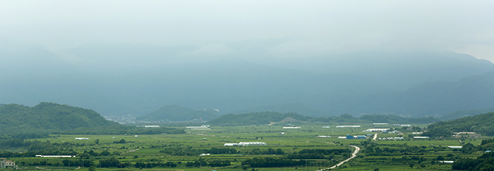 The view from the observation point, toward the south. (photo: Jeon Han)