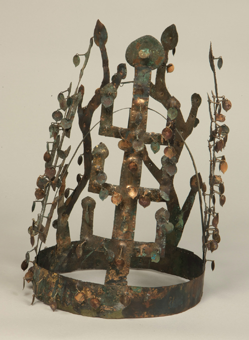 A gilt-bronze crown from the Three Kingdoms period is found in one of the ancient tombs in Dalseong-gun, Daegu. 