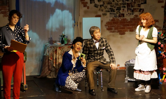 The play “Dancing Grandpa Over Flowers” is underway at the Maronie Small Theater in the Daehangno neighborhood, in Hyehwadong, central Seoul. (photo courtesy of Vine Production)
