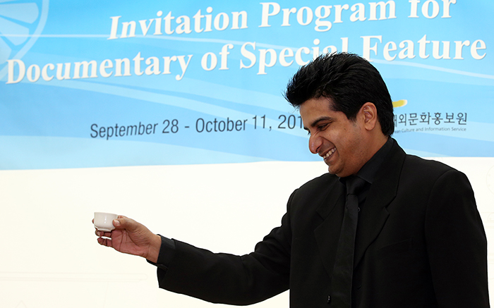 Adarsh Thottetodi, creative director at India’s NDTV, proposes a toast. 