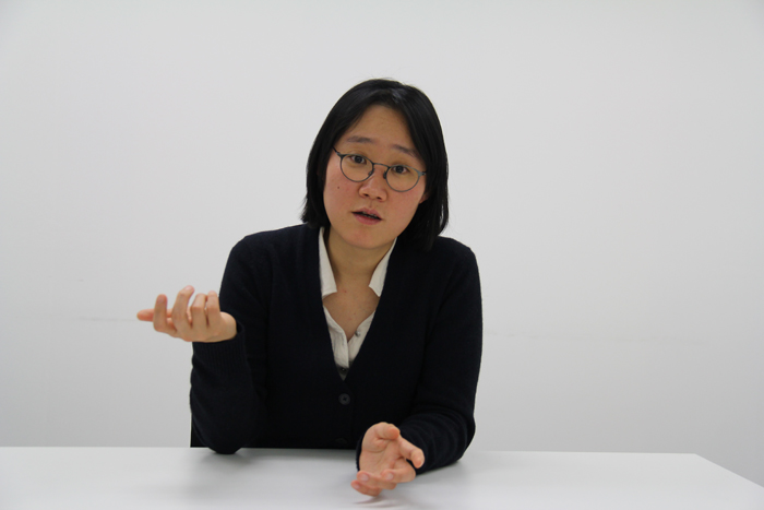  Jung July says she herself feels consoled from the film 'A Girl at My Door.' 