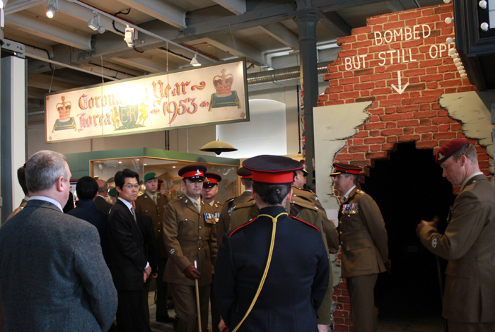 British Korean War veteran Doug Leyland’s banner, painted in honor of the queen’s coronation, is hung at the Royal Artillery Museum in Woolwich, London. (photo courtesy of the Korean Cultural Centre UK)