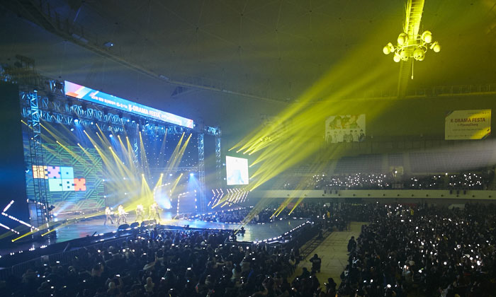 Chen, Baekhyun and Xiumin from the pop sensation EXO perform in the 'K-drama Festa in Pyeongchang' event in Pyeongchang, Gangwon-do Province, on Feb. 18. The combined pop concert and fashion show was held to mark the one-year point until the PyeongChang 2018 Olympic and Paralympic Winter Games that will be held across Gangwon-do Province next year.