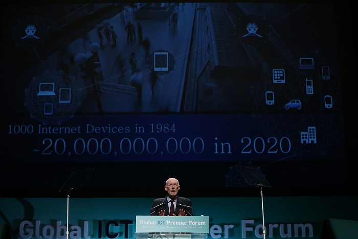 Robert Pepper, vice president of Cisco, gives the keynote speech during the Global ICT Premier Forum, held as part of the ongoing ITU Plenipotentiary Conference in Busan, on October 27. (photo courtesy of the ITU Plenipotentiary)
