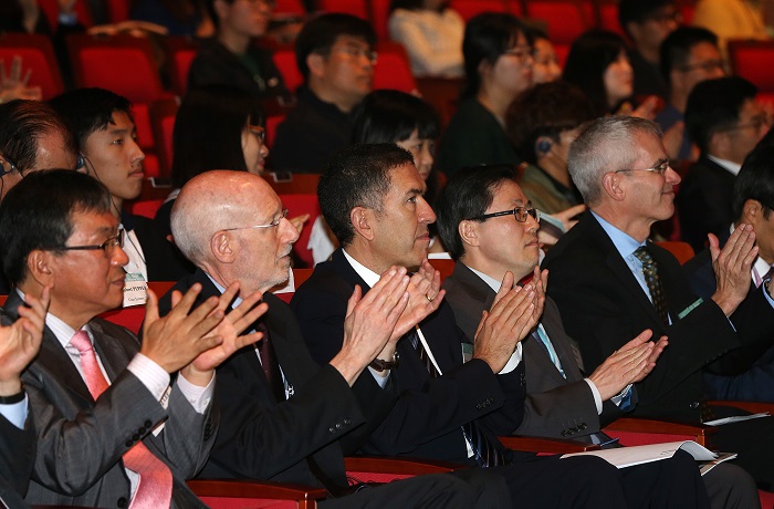 Global ICT leaders and experts attend the Global ICT Premier Forum in Busan on October 27. (photo courtesy of the ITU Plenipotentiary)
