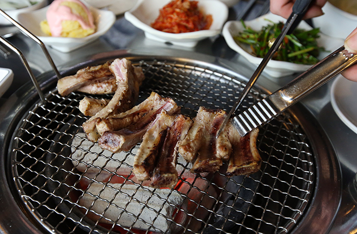 Gwanghwamun_Rib_Article_03.jpg