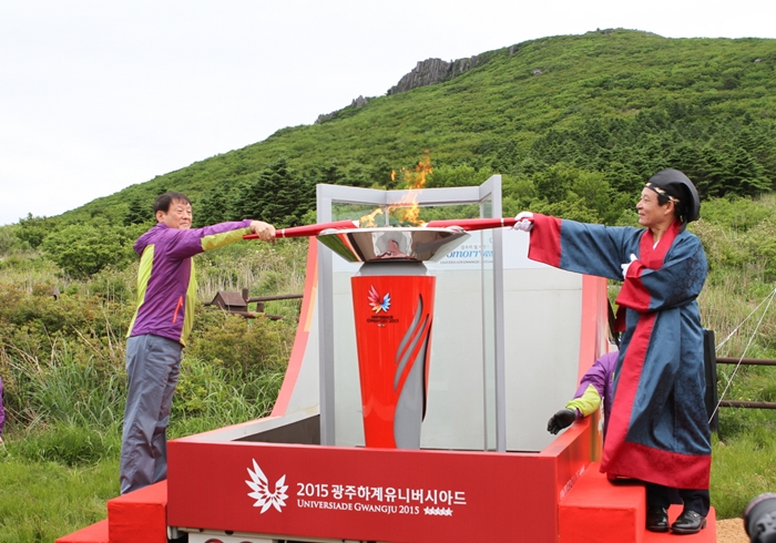 Gwangju%20Universiade%20Torch%20Journey20150603-01.jpg