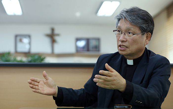  Father Paik Sung-soo Simon of the Haemi Martyrdom Holy Ground says there were many nameless martyrs because many of them were commoners. (photo: Jeon Han) 