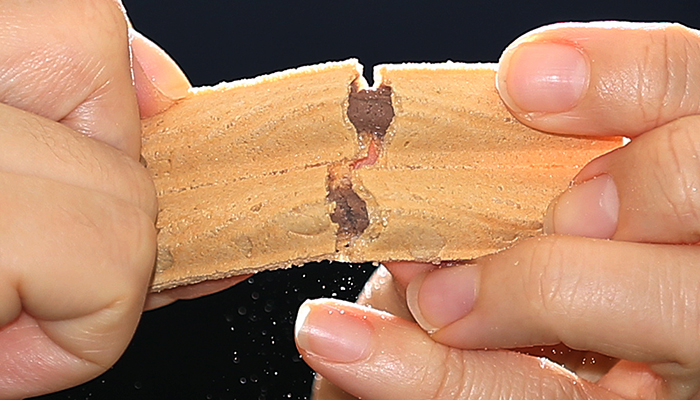 Choco Heim allows you to enjoy the chocolate cream in the middle without it melting onto your hands. 