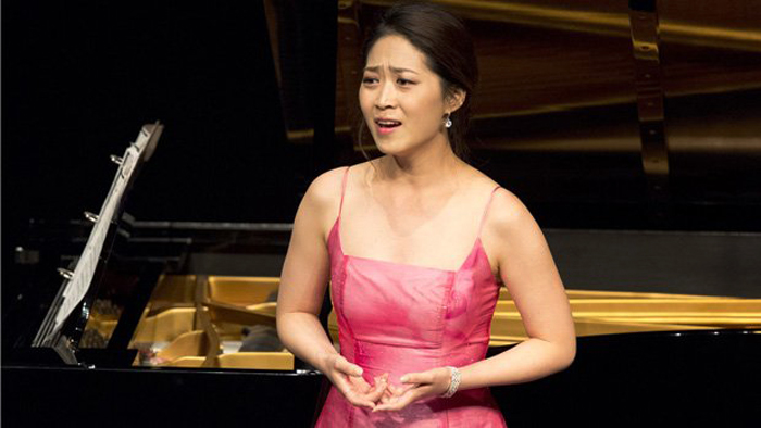 Soprano Hong Hae-ran sings on stage. (Photos courtesy of Vincero)