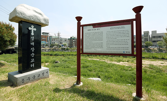 Hongju_Sacred_Grounds_Article_04.jpg