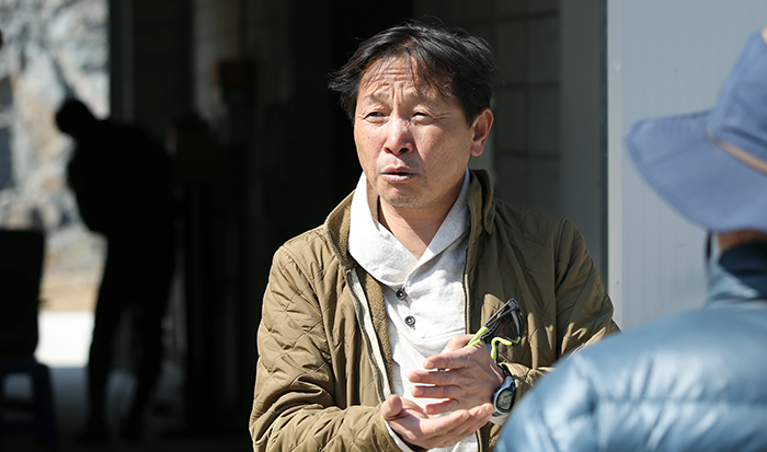 Seo Sang-yong, the chief instructor at the Haman Racing Horse Resort & Training Center, emphasizes that it's one of the best facilities in the world. It's responsible for every phase of the horses' lives, from foaling, training and racing in their prime through to recovery afterward.