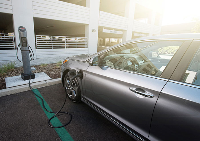 Hyundai_Plug_in_Hybrid_01.jpg