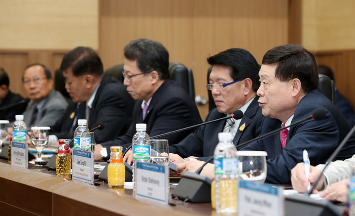 Representatives from 65 countries share their ideas about climate change and how to secure water for agricultural use during the 2014 ICID Congress held in Gwangju on September 14. (photos courtesy of the secretariat of the 2014 ICID Congress)