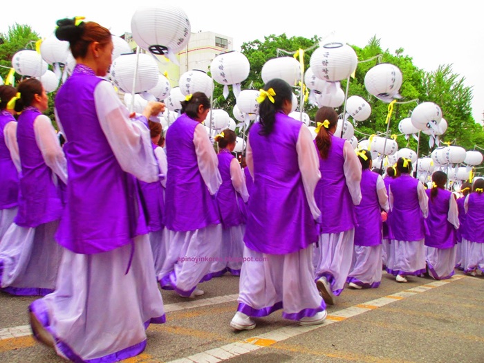 IMG_1001May%2016%20%20Lotus%20Lantern%20Parade%20in%20Seoul.jpg