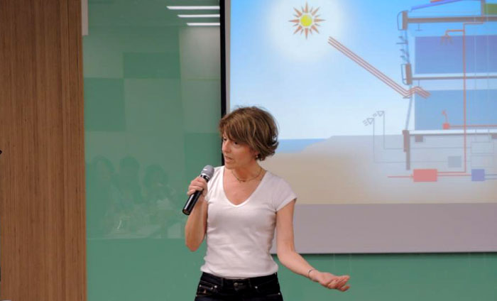 IPBES Secretariat Anne Larigauderie delivers a speech at the meeting. 