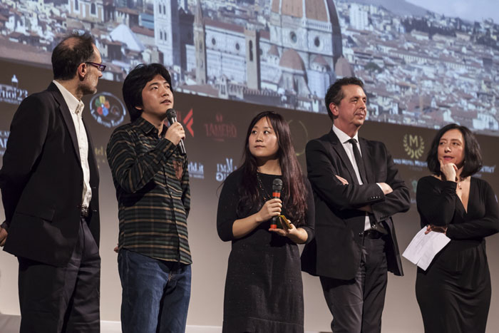 Director Huh Jung speaks to the audience in the Cinema Odeon during the Florence Korea Film Fest in Florence, Italy. (photo courtesy of the Korean Embassy in Italy) 