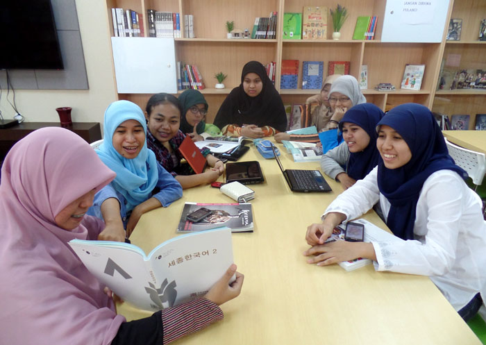 Students at the King Sejong Institute in Makassar, Indonesia, study Korean.