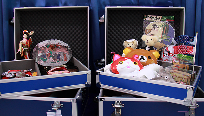 Culture Discovery Boxes are filled with various Japanese items that boost the curiosity of children.