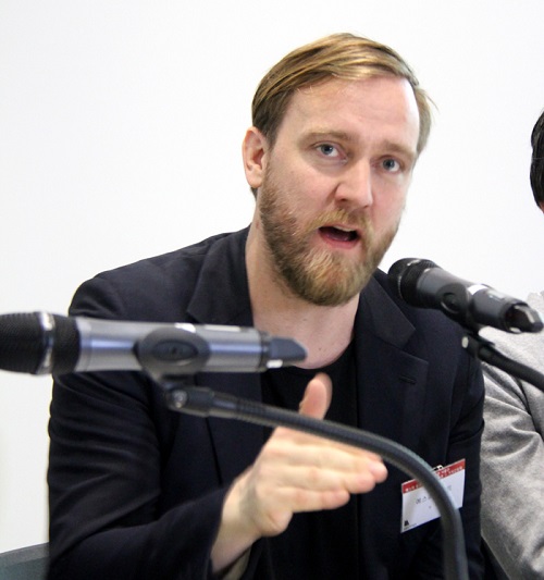 Danish video artist Jesper Just speaks of his artistic world at a press conference on April 18. (photos: Sohn JiAe)