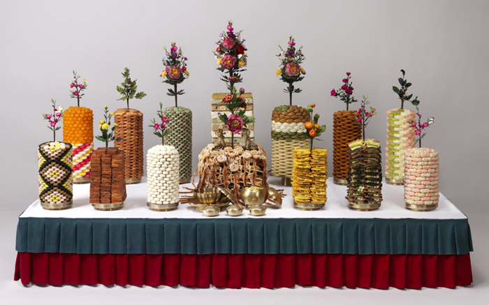 Paper-made lotus and other artificial flowers beautify a royal table. (photo courtesy of the National Palace Museum of Korea)