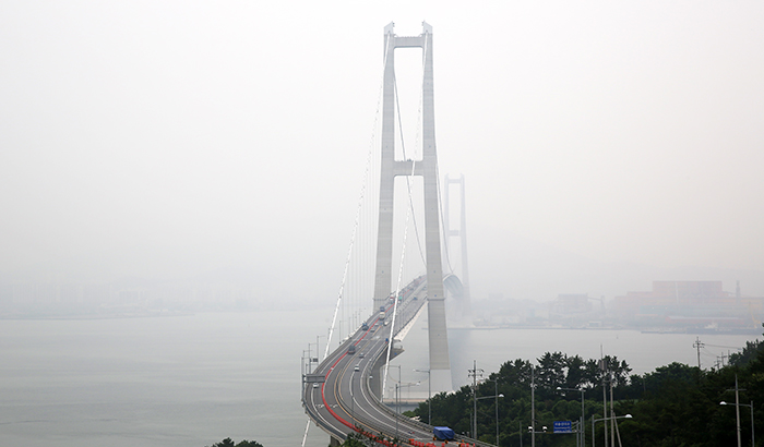 Yi Sunsin Bridge, one of the major landmarks of Jeolla Province (photo: Jeon Han)