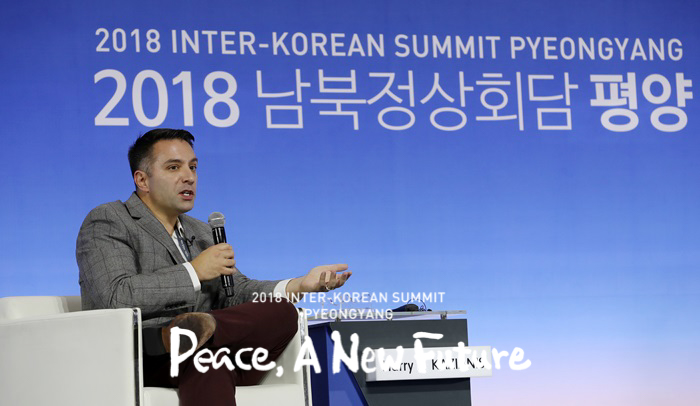 Harry Kazianis, director of defense studies at the Center for the National Interest, shares his thoughts about the Pyeongyang Joint Declaration of September 2018 during a special conference at the Seoul press center for the 2018 Inter-Korean Summit Pyeongyang on Sept. 19. (Pyeongyang Press Corps)