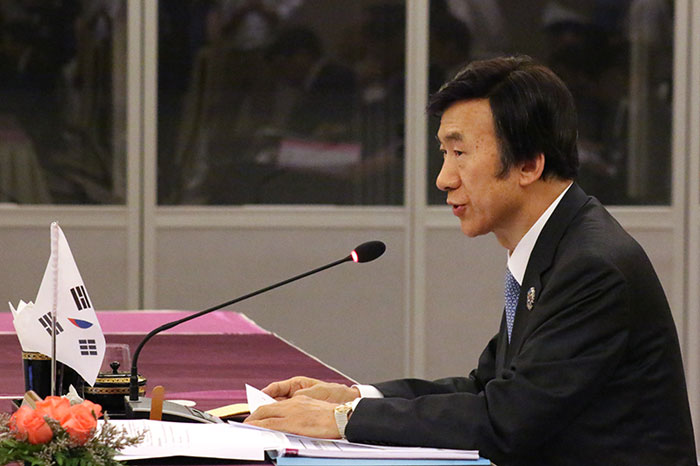Minister Yun Byung-se delivers the keynote address as co-chair of the 17th ASEAN-ROK Ministerial Meeting, held in Nay Pyi Taw, Myanmar, on August 9. (photo courtesy of the Ministry of Foreign Affairs)