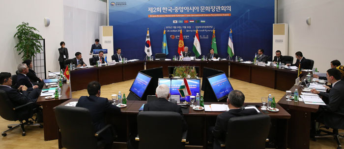 Culture ministers from Korea and five Central Asian countries discuss measures to boost cultural exchanges.