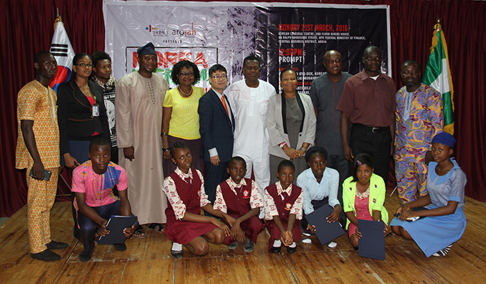 Prize winners of the Korea-Nigeria Poetry Fiesta 2016 include Echezonachukwu Nduka, who won in the adult category with his work ‘Listen,’ Opeoluwa Neith with ‘My Pride’ in the student category, and Muyiwa Ayinla, who won the Korean Ambassador's Prize for the work titled ‘Seoul Sings.’