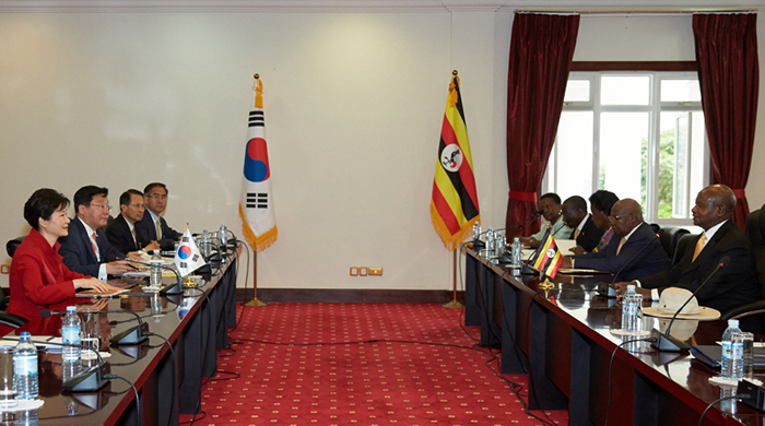 Ko_Uganda_summit_L1_1