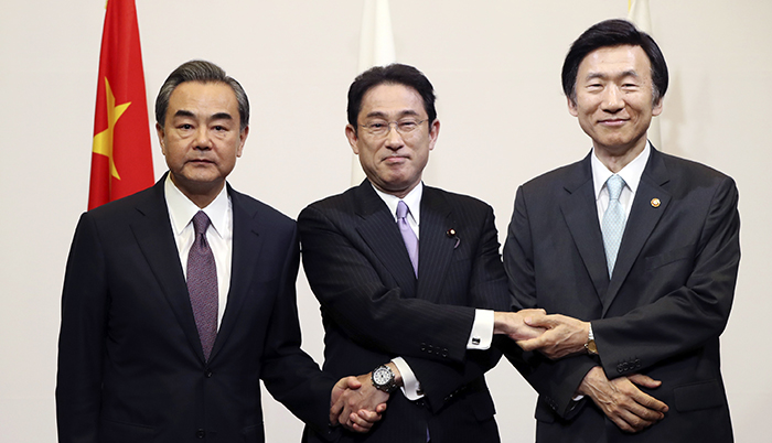 Korea_China_Japan_Foreign_Minister_Summit_01.jpg