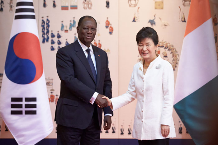 Korea_Cote_pose_L1.jpg