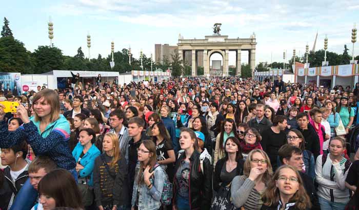 More than 10,000 people gather to watch the Bridge to Korea festival featuring a Korean hip-hop group and some traditional performers, on June 14 in Moscow, Russia. 