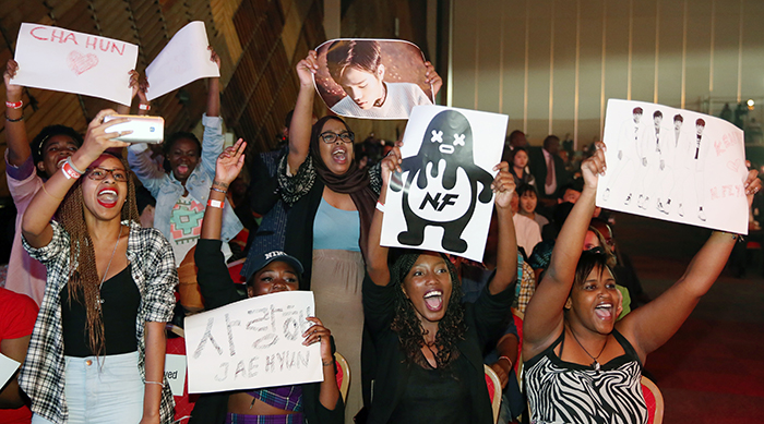 President Park Geun-hye speaks to the audience after the K-culture in Nairobi concert on May 31 in the Kenyan capital. She emphasized the importance of cross-cultural exchanges that help people to better understand each other and to communicate from the heart.