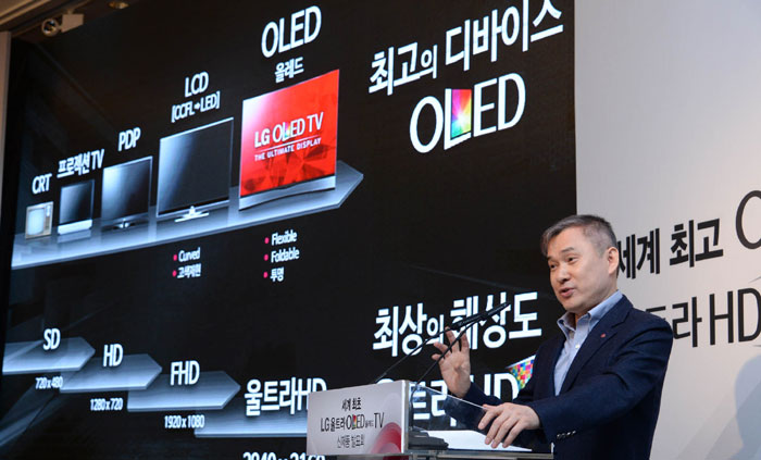 LG_UOLED_0825_CED_L1.jpg